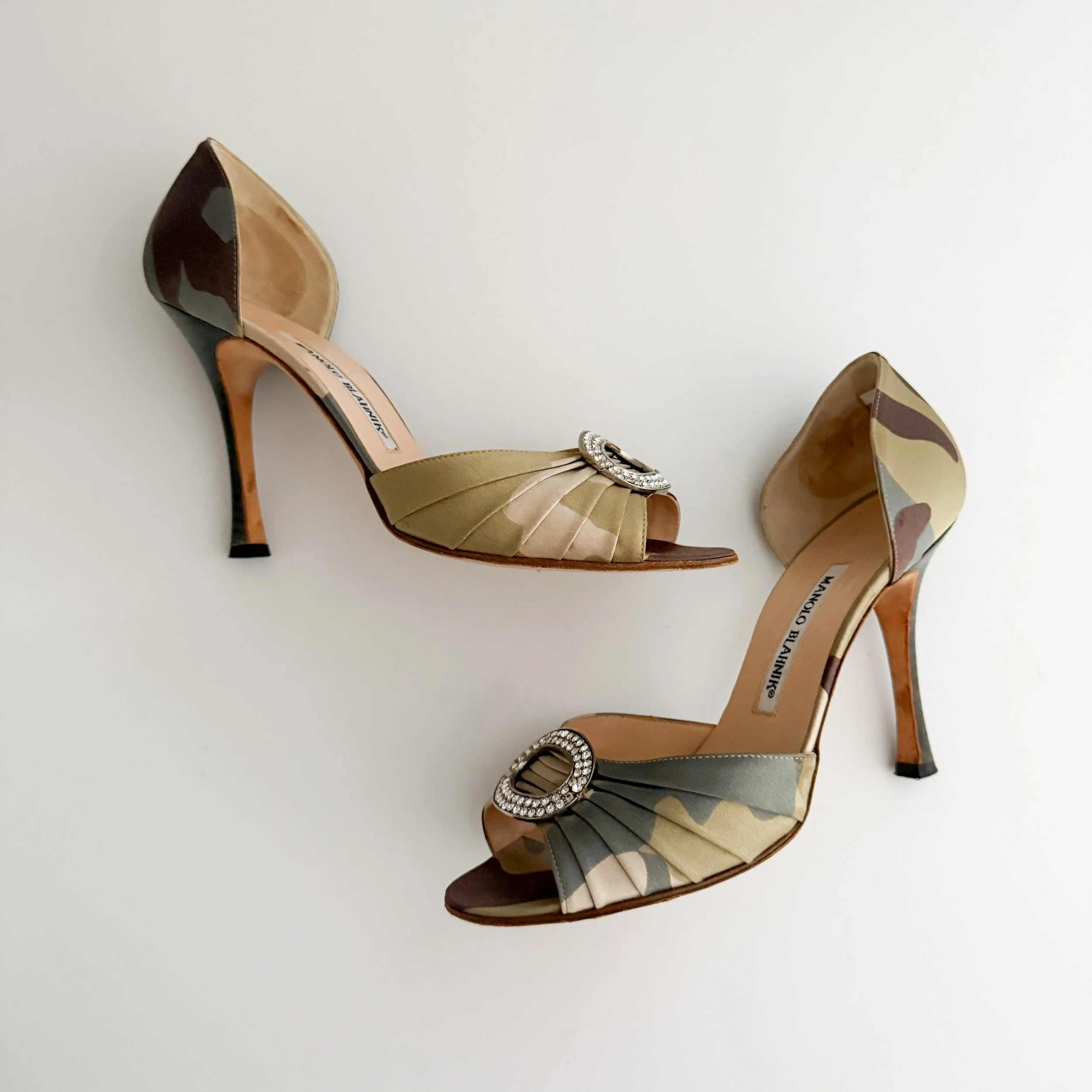 ☆ MANOLO BLAHNIK スエード ハイヒール 39 Manolo Blahnik Iconic Gold D'Orsay Rhinestone Heels (US 9.5 / IT